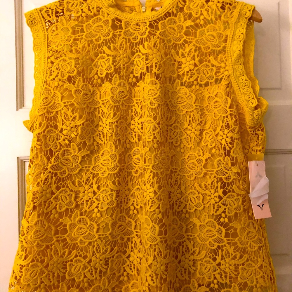 Sleeveless, lace shirt